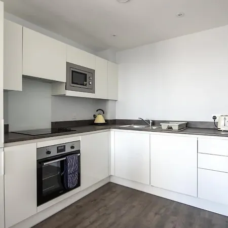 Superb 2 Bedroom Aparttment In * 버밍엄