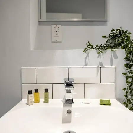 Superb 2 Bedroom Aparttment In 버밍엄