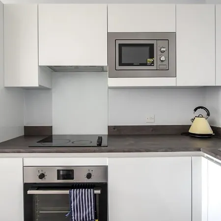 Superb 2 Bedroom Aparttment In 아파트 *